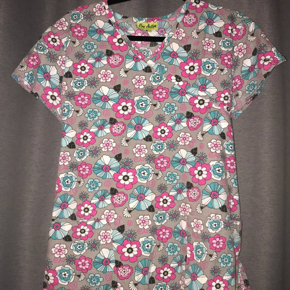 Small scrub top